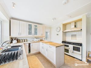 Kitchen- click for photo gallery